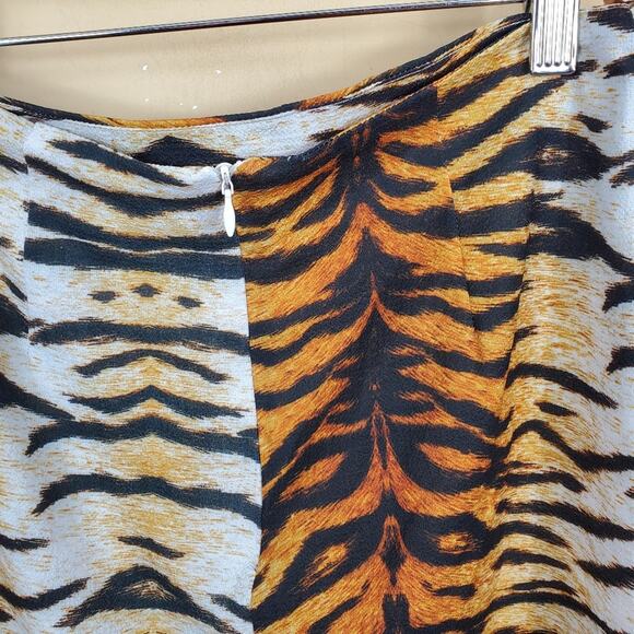 Charlie Holiday Genesis Skirt in Animal Print - Picture 11 of 11